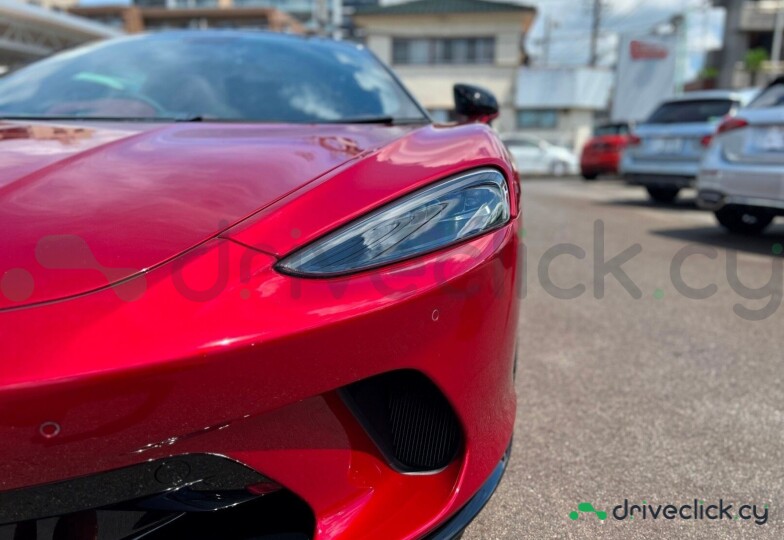 McLaren GT Red