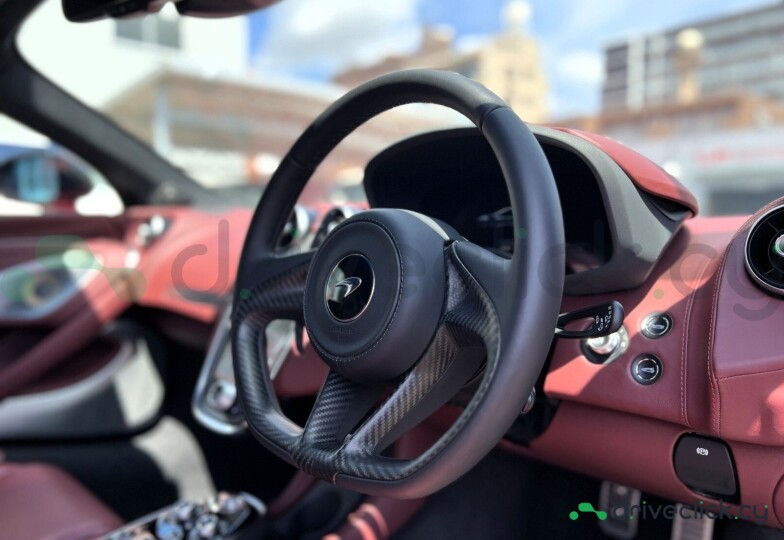 McLaren GT Red