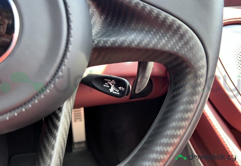 McLaren GT Red