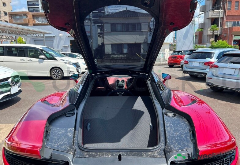 McLaren GT Red