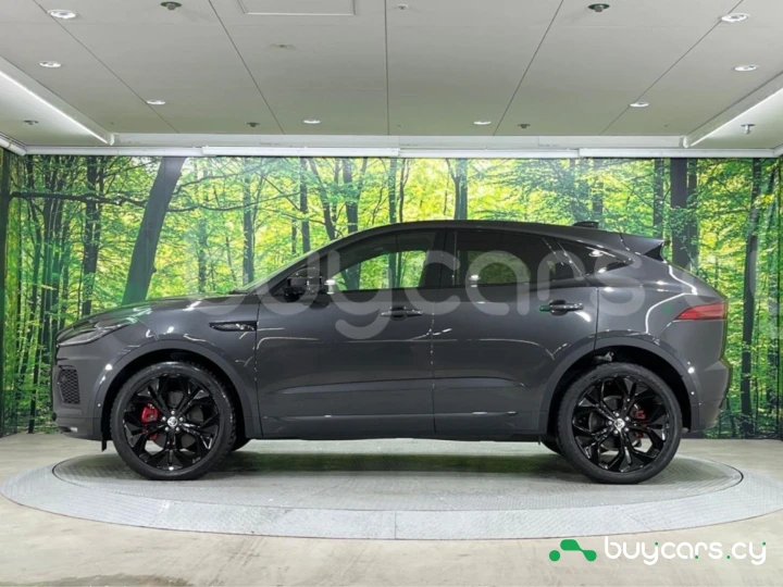 Jaguar E-Pace Серый