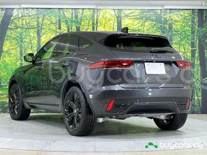 Jaguar E-Pace Серый