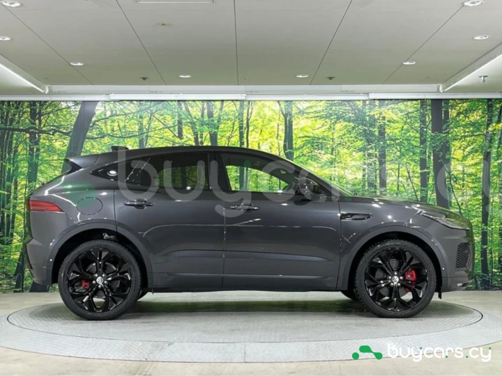 Jaguar E-Pace Серый