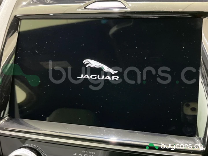 Jaguar E-Pace Серый