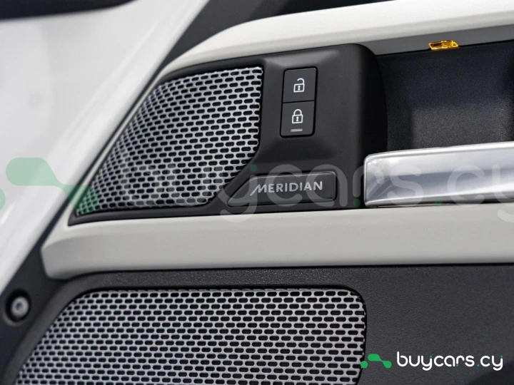 Land Rover Defender White