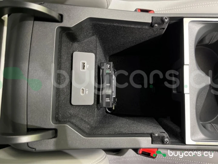 Jaguar E-Pace Серый