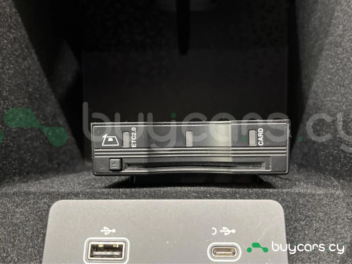 Jaguar E-Pace Серый