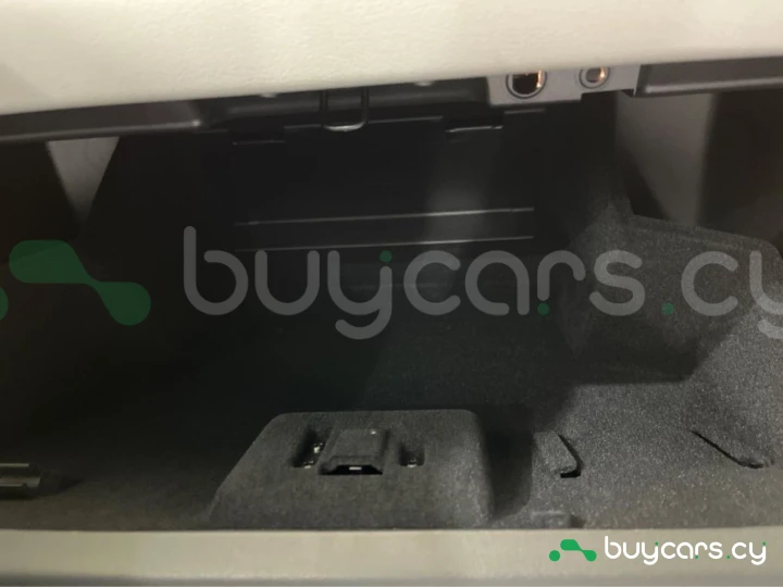 Jaguar E-Pace Серый