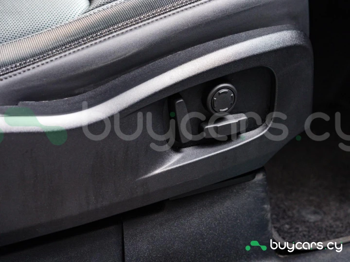 Land Rover Defender White