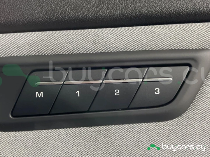 Jaguar E-Pace Серый