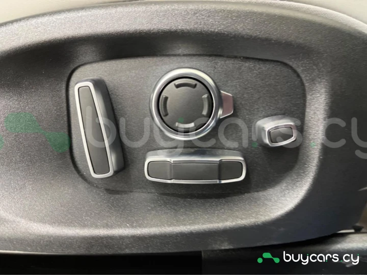 Jaguar E-Pace Серый