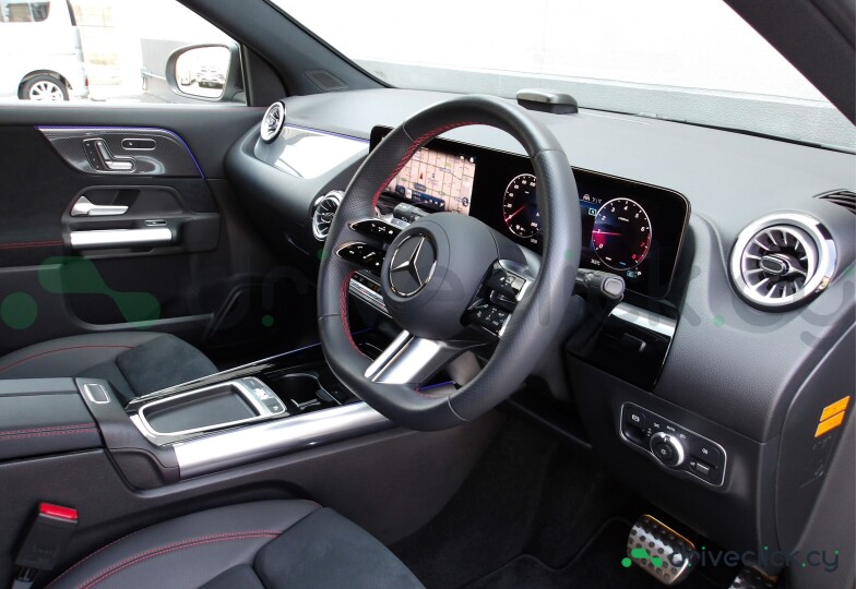 Mercedes GLA-class Black