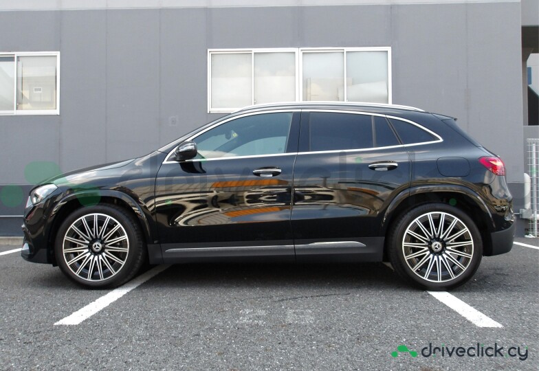 Mercedes GLA-class Black