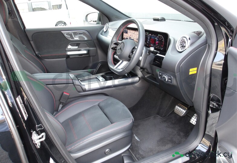 Mercedes GLA-class Black