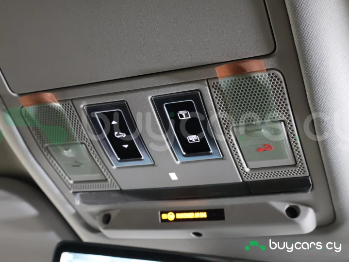 Land Rover Defender Brown