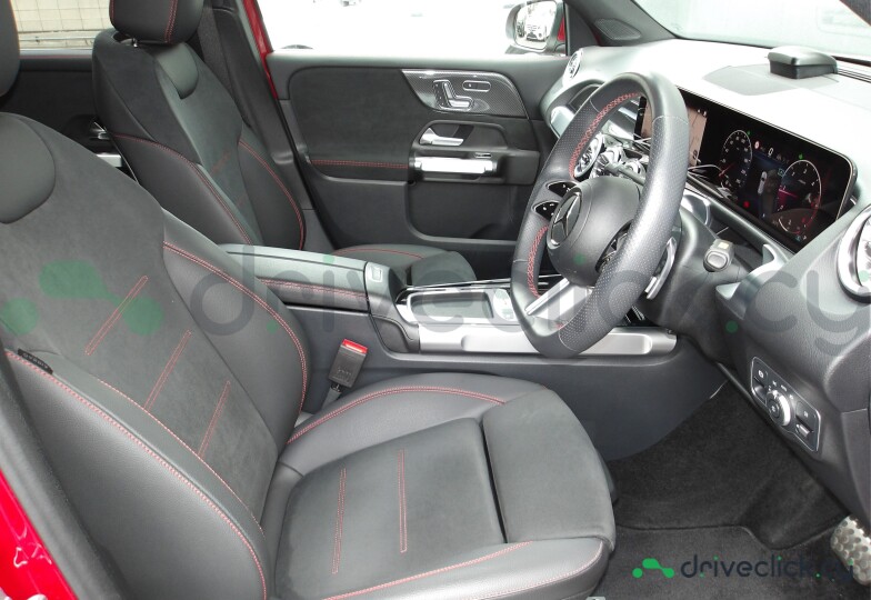 Mercedes GLB-class Red