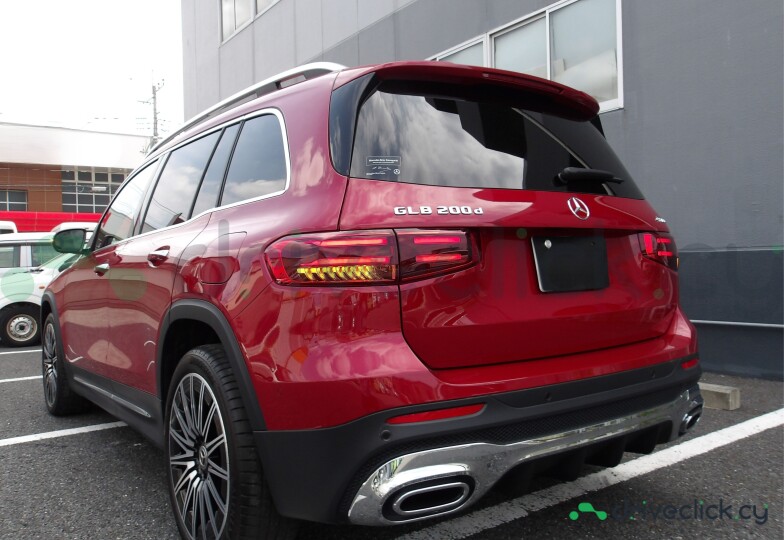 Mercedes GLB-class Red