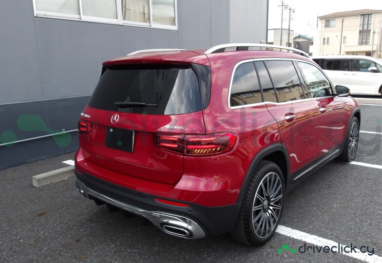 Mercedes GLB-class Red
