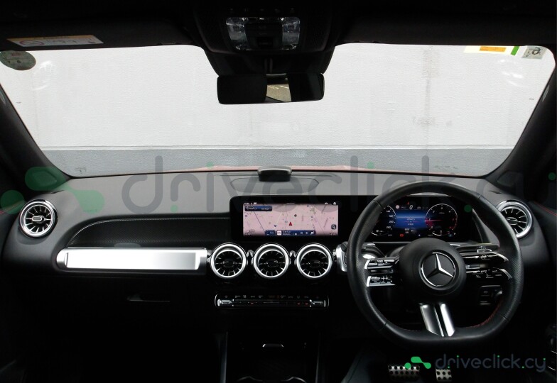 Mercedes GLB-class Red