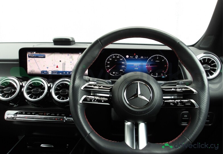 Mercedes GLB-class Red