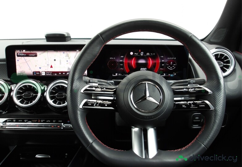 Mercedes GLB-class Red