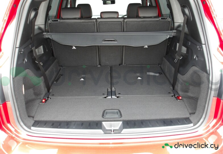 Mercedes GLB-class Red