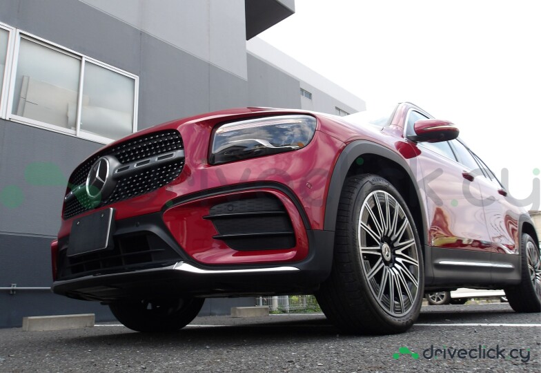 Mercedes GLB-class Red