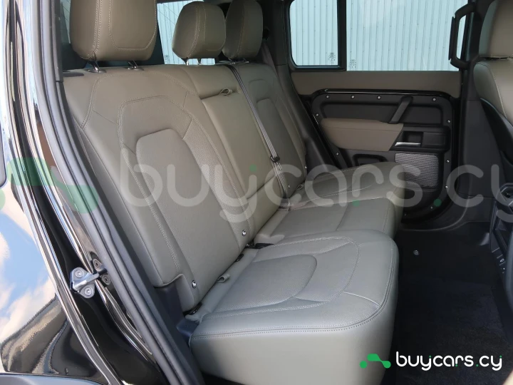 Land Rover Defender Черный