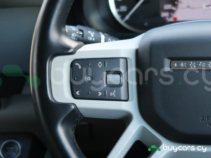 Land Rover Defender Черный