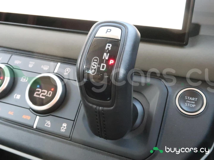 Land Rover Defender Черный