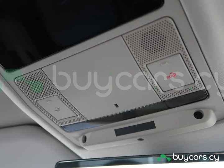 Land Rover Defender Черный