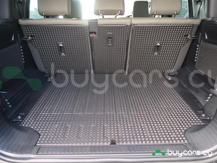 Land Rover Defender Черный