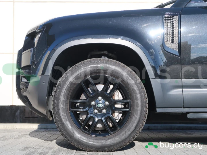 Land Rover Defender Черный