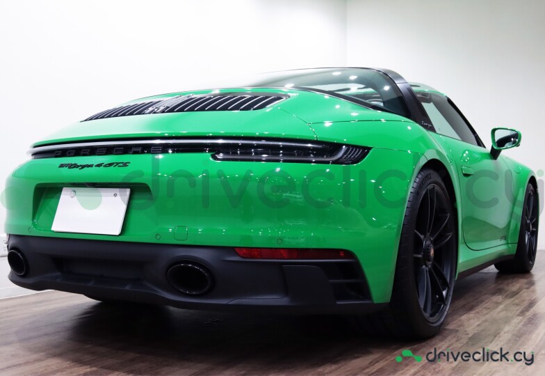 Porsche 911 Green
