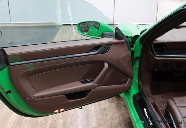 Porsche 911 Green