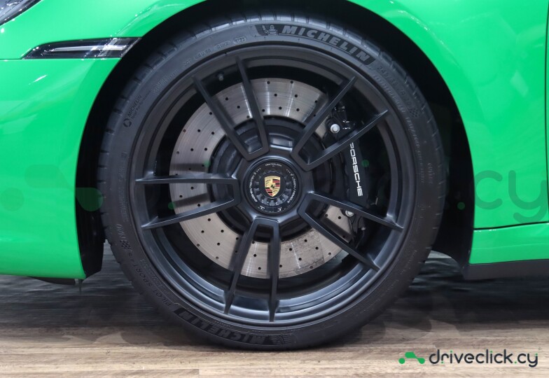 Porsche 911 Green