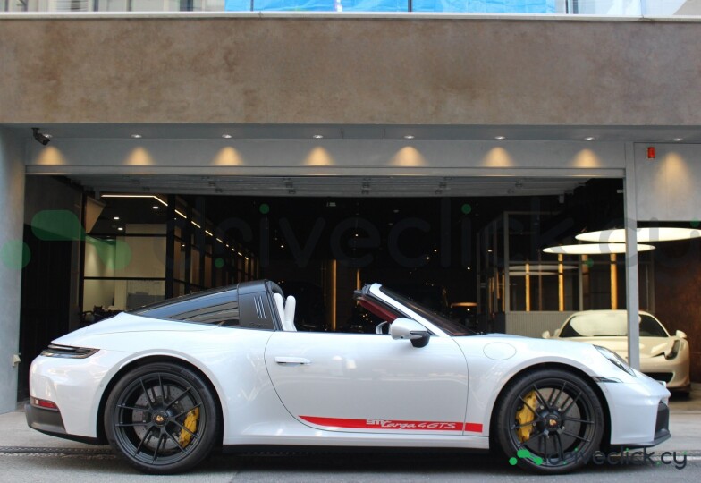 Porsche 911 White