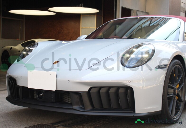 Porsche 911 White