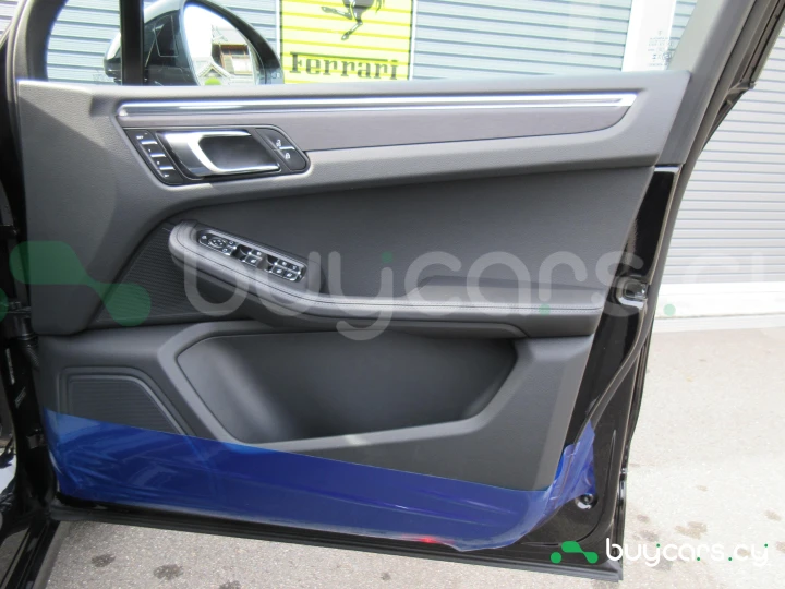 Porsche Macan Черный