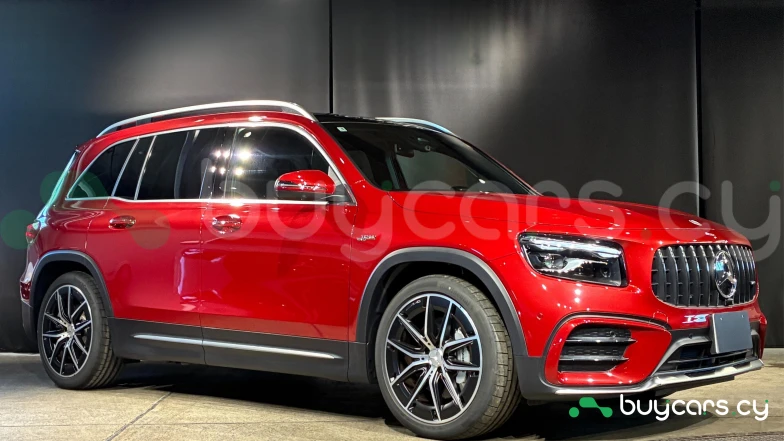 Mercedes GLB-class Red