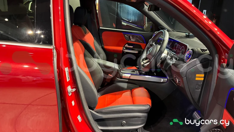 Mercedes GLB-class Red