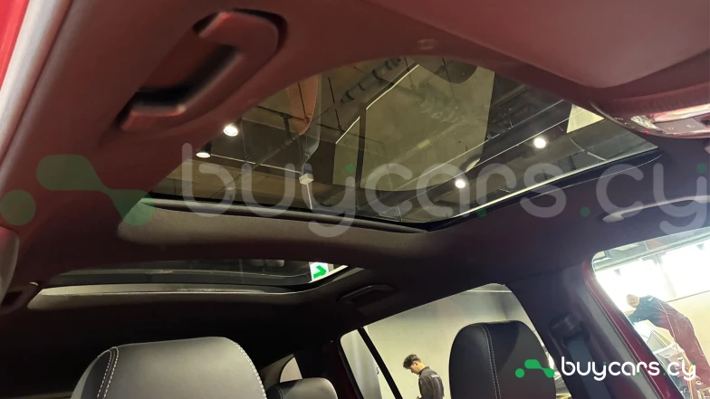 Mercedes GLB-class Red