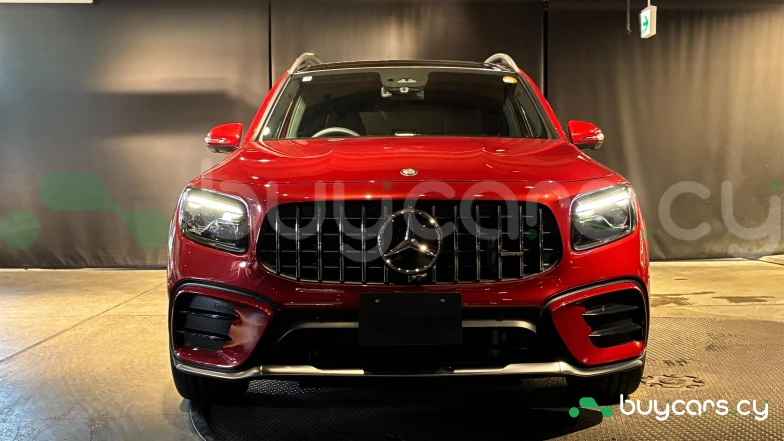 Mercedes GLB-class Red