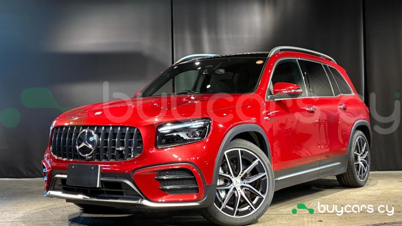 Mercedes GLB-class Red