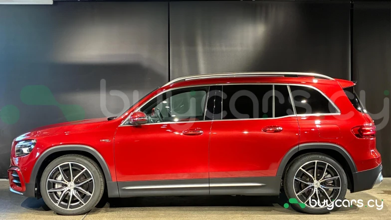 Mercedes GLB-class Red