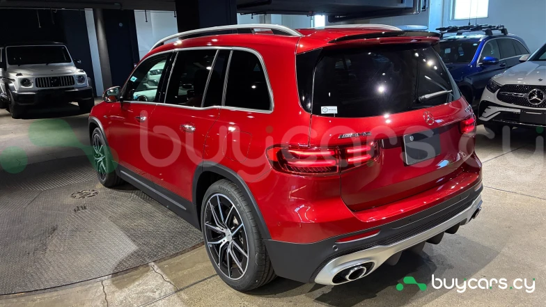 Mercedes GLB-class Red