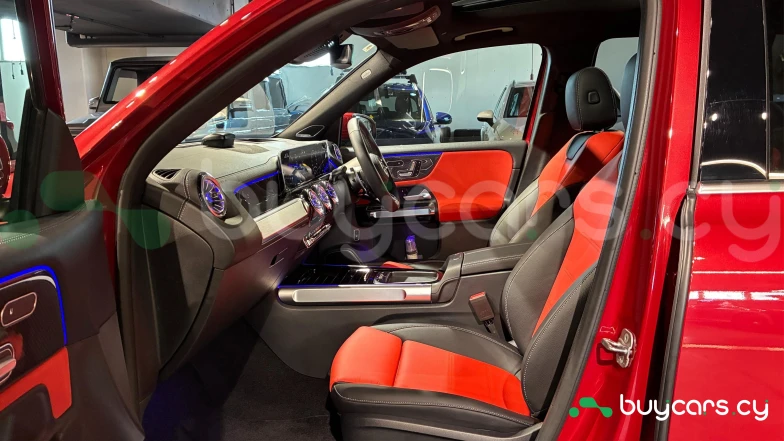 Mercedes GLB-class Red