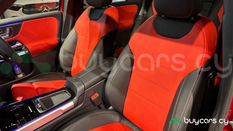 Mercedes GLB-class Red