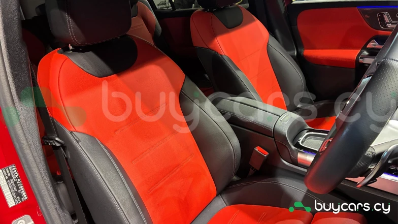 Mercedes GLB-class Red