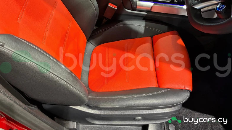 Mercedes GLB-class Red